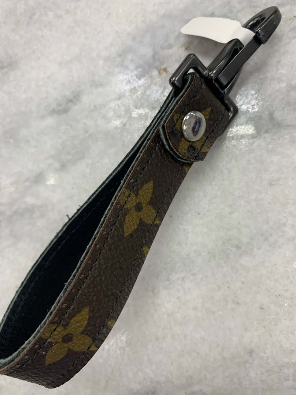 Louis Vuitton Brown Monogram Key Holder with Gold-Tone Hardware - Picture 5 of 5